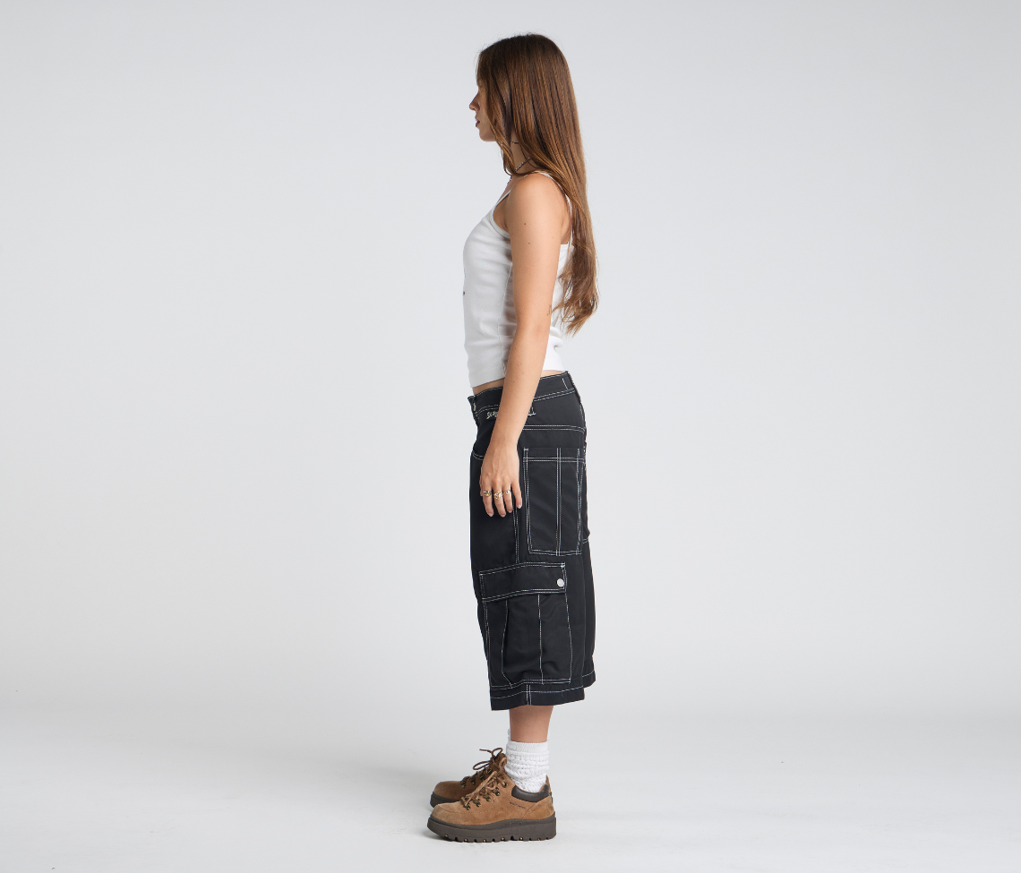 W HYDRO CHILL MICROSUEDE CARGO SHORT 15" INSEAM BLACK