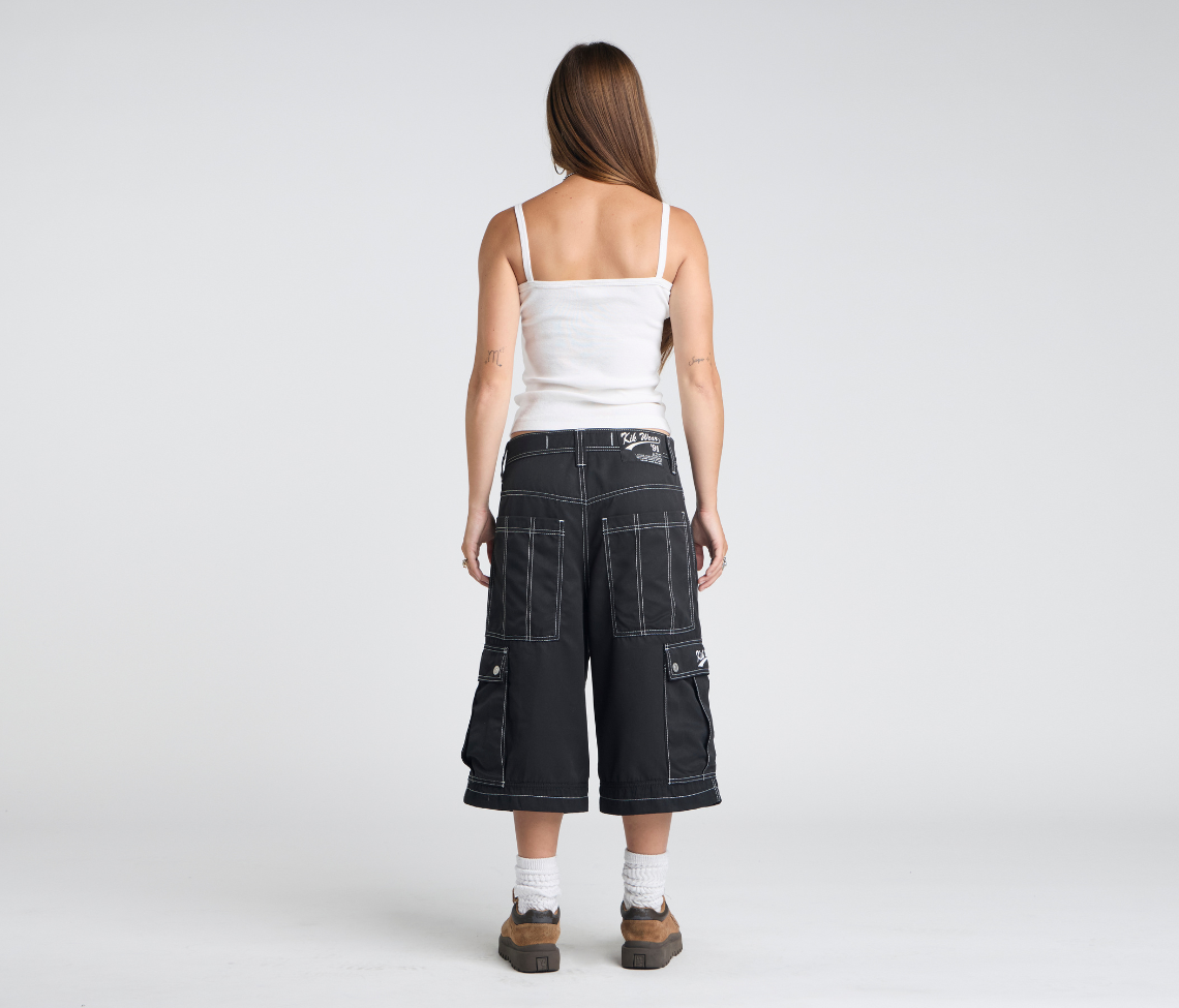 W HYDRO CHILL MICROSUEDE CARGO SHORT 15" INSEAM BLACK