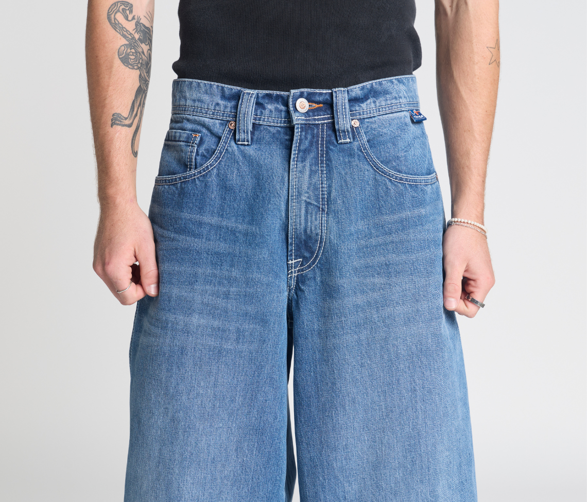 SUPREME PLANET K 26" 90s MEDIUM WASH