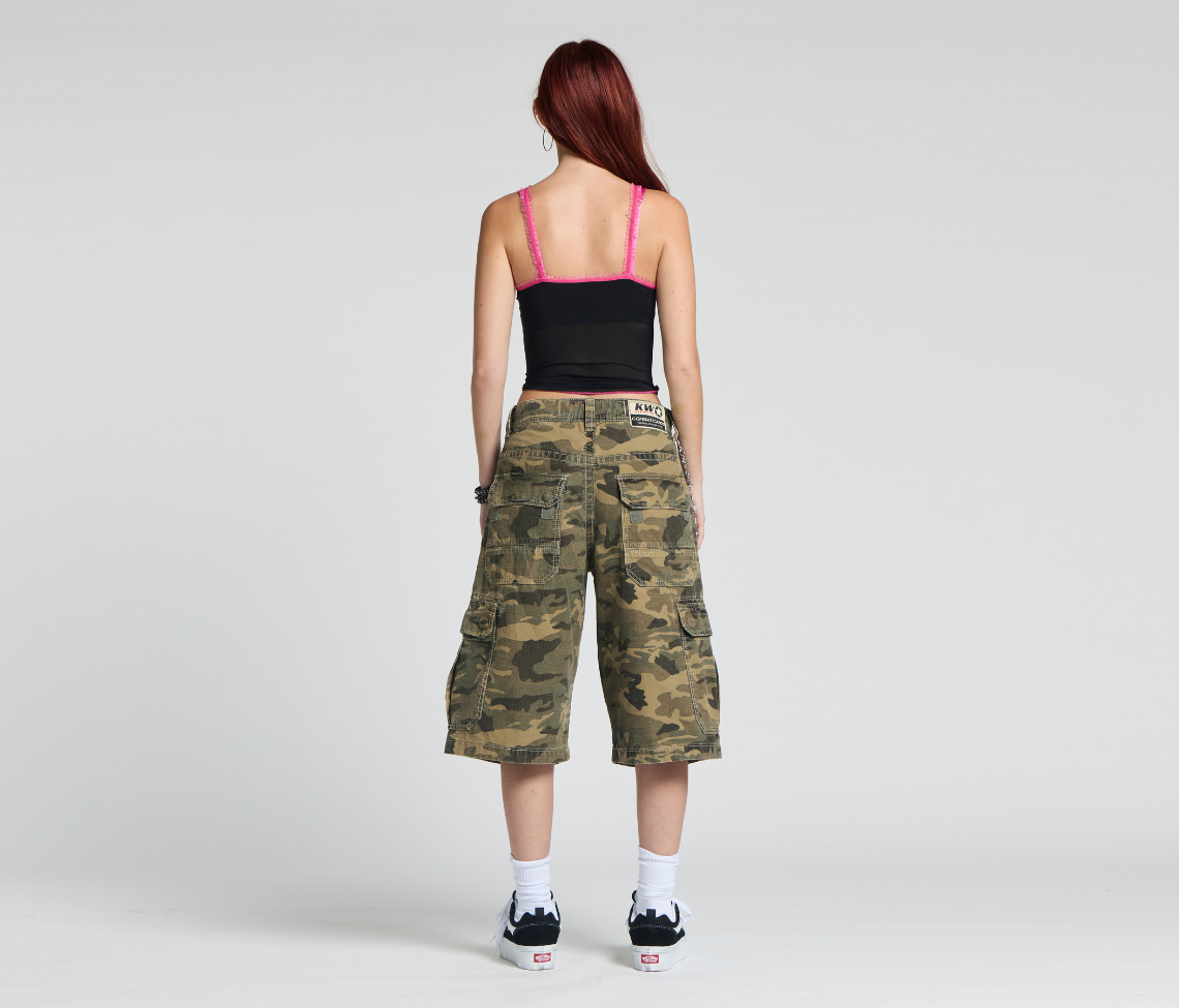 W COMBAT CARGO SHORT 15" INSEAM CAMO