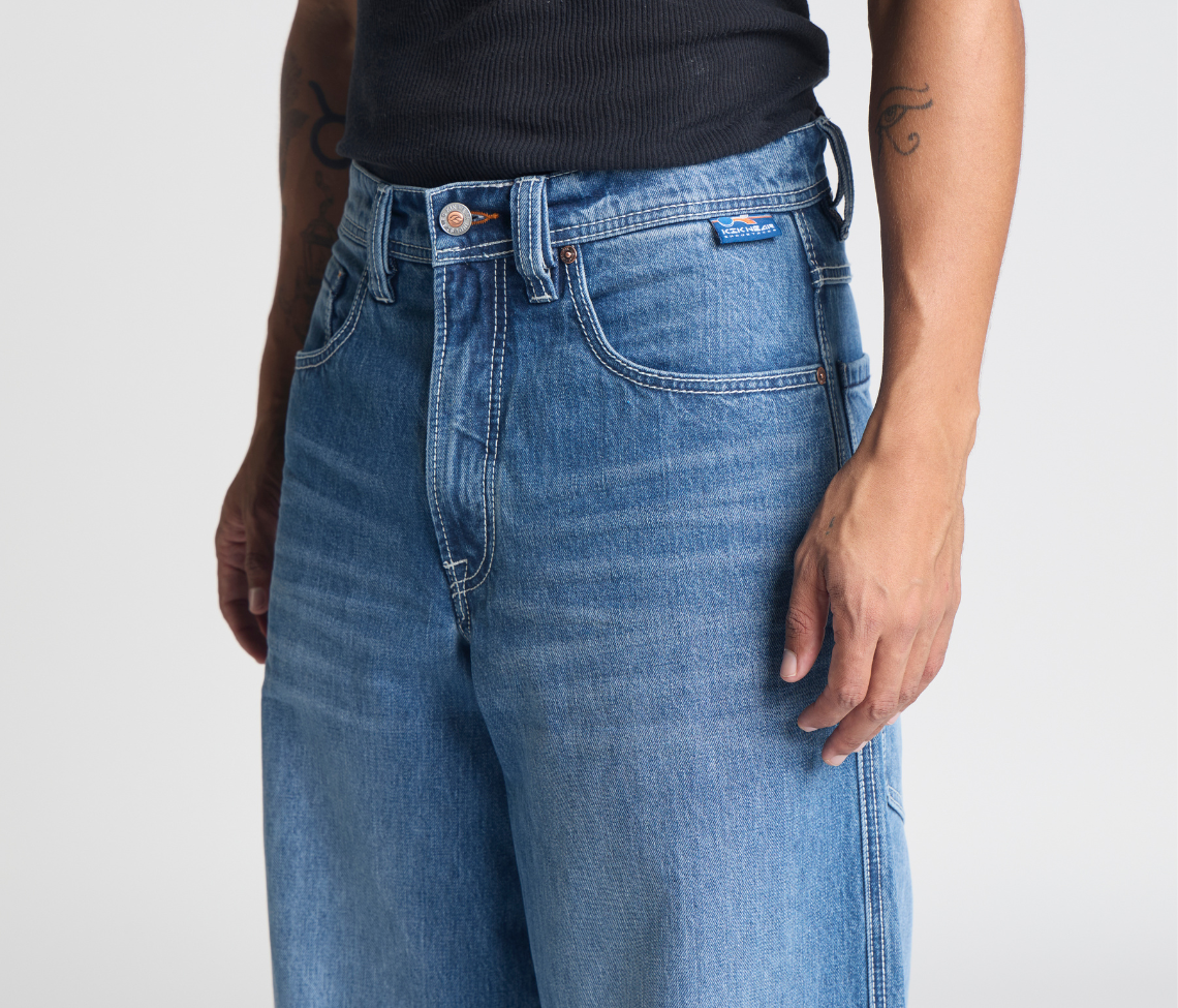 SUPREME PLANET K 26" 90s MEDIUM WASH