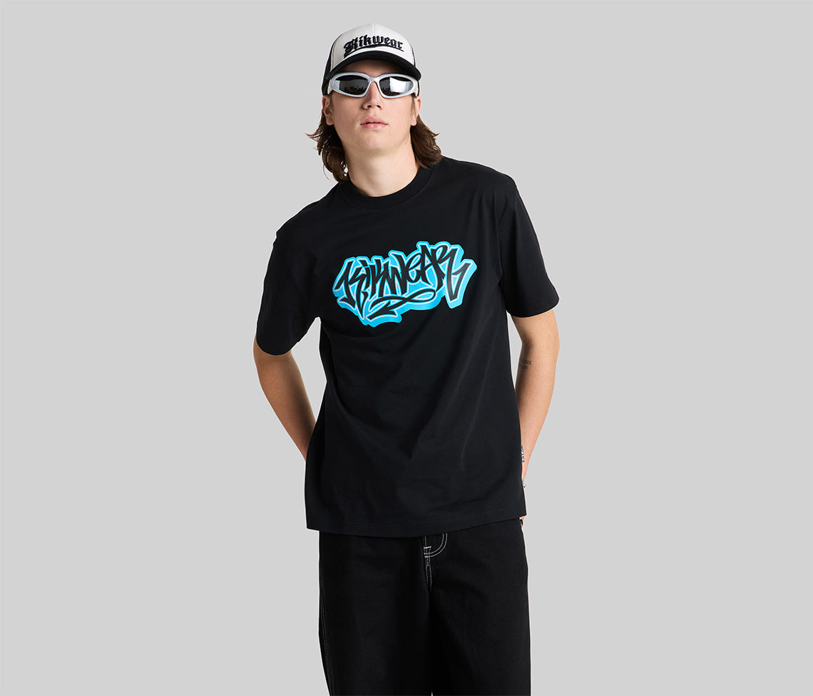 GRAFFITI LOGO GRAPHIC TEE - BLACK