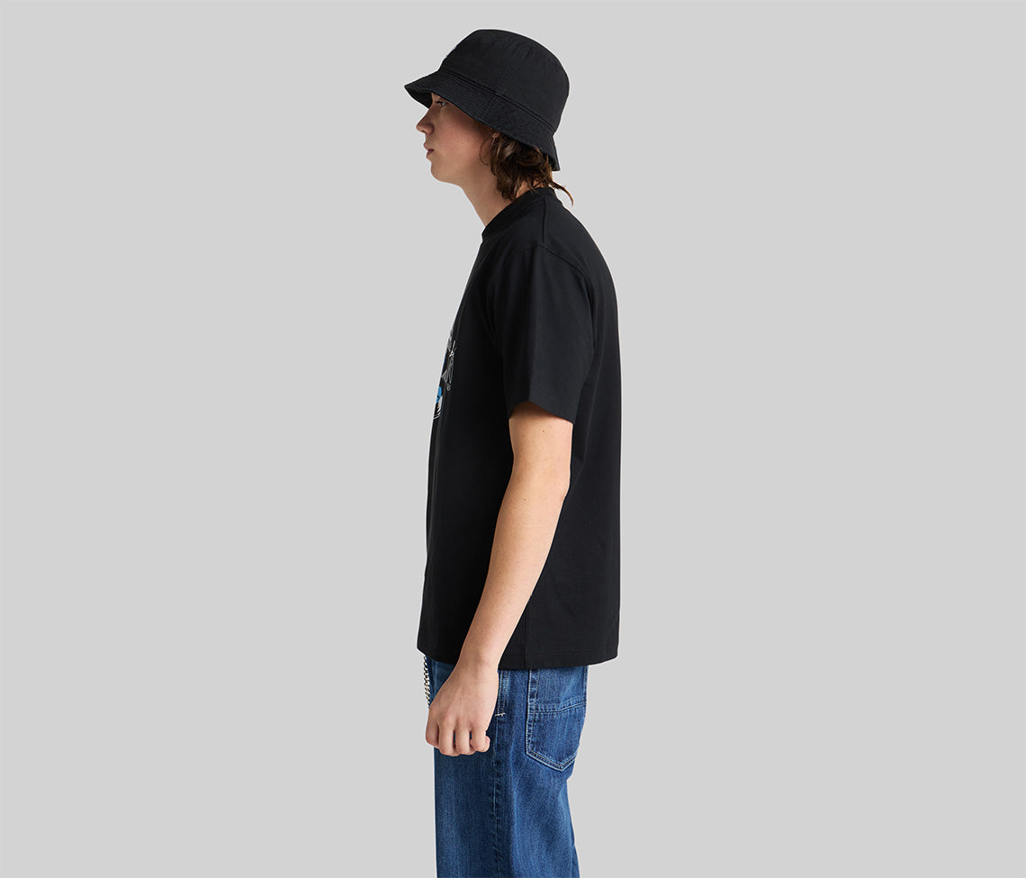 KIKWEAR CUTS GRAPHIC TEE - BLACK