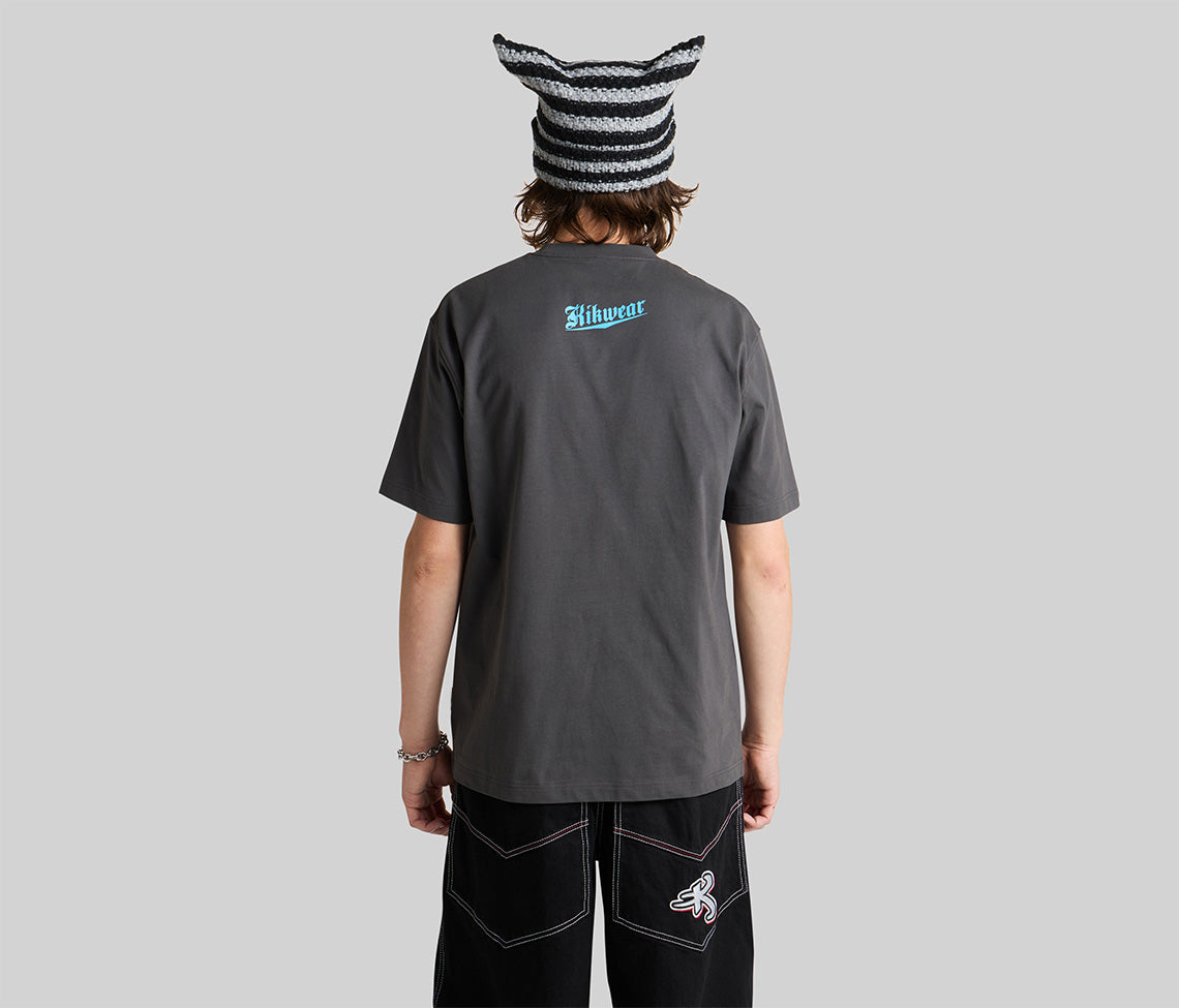 KIKWEAR CUTS GRAPHIC TEE - CHARCOAL