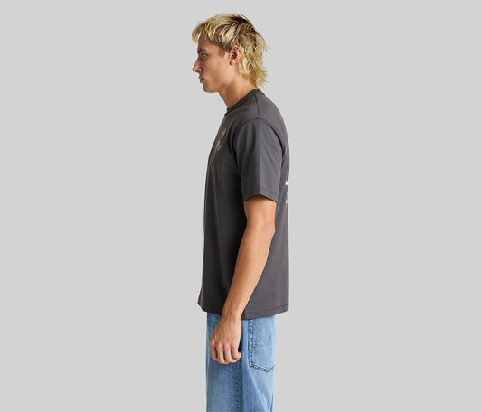 VULTURE REVERSE NECK GRAPHIC TEE  - CHARCOAL