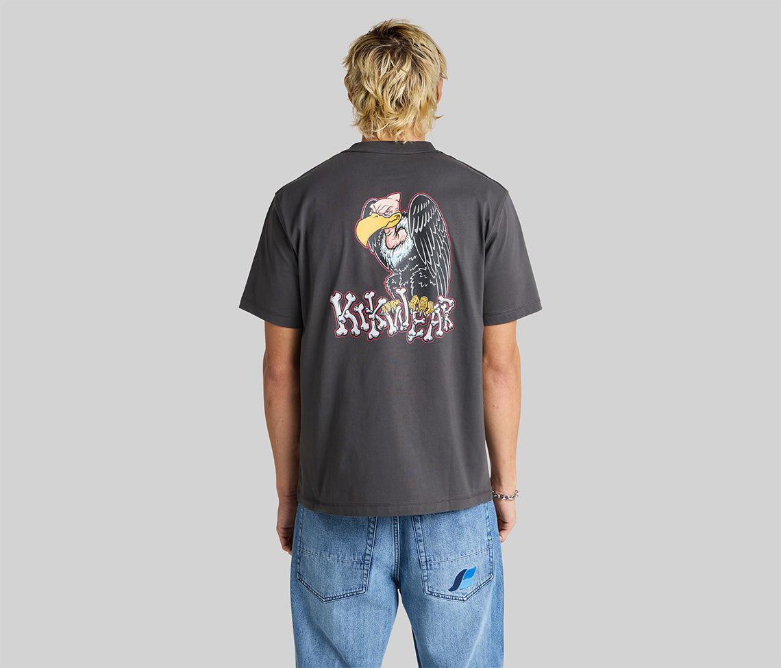 VULTURE REVERSE NECK GRAPHIC TEE  - CHARCOAL
